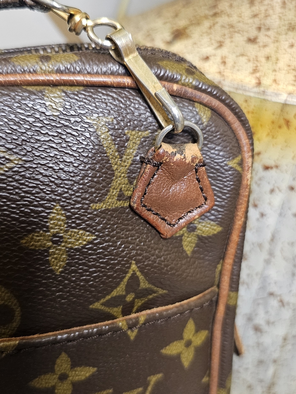 Louis Vuitton Danube Mini Crossbody Bag With COA. - Picture 15 of 16
